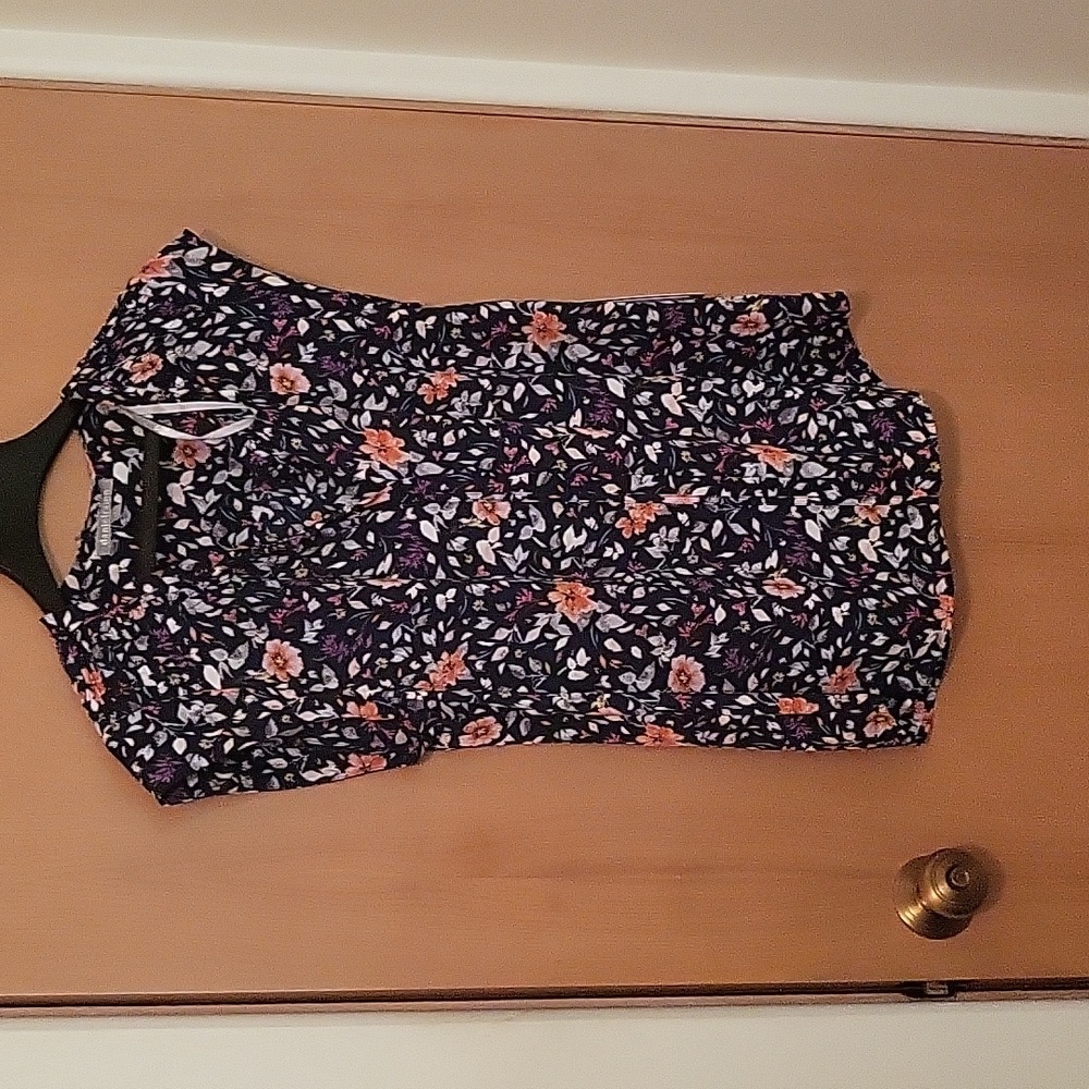 Floral Cap-Sleeve Blouse in Navy and Coral
